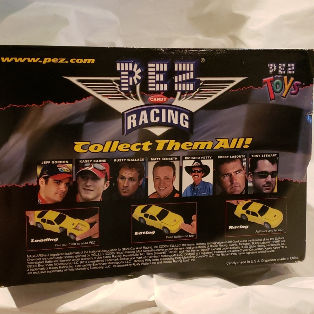 PEZ Car Candy Dispenser - Picture 5 of 5